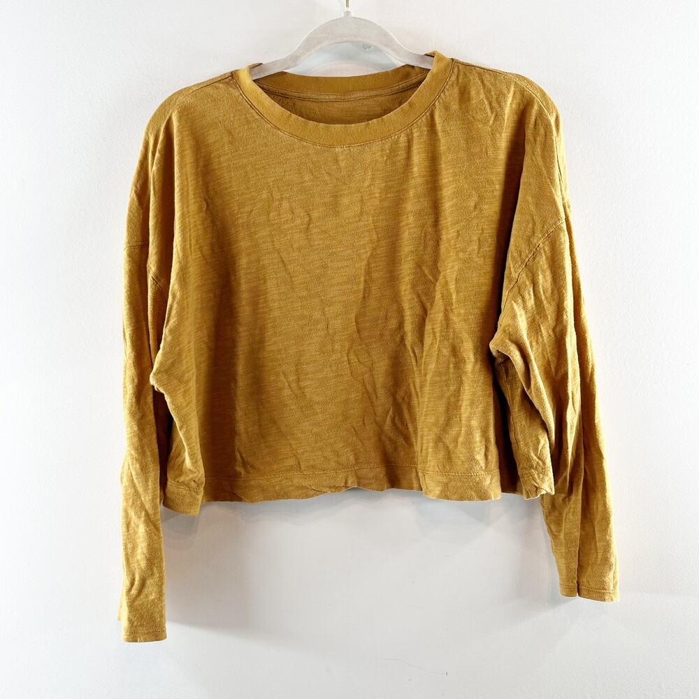 Vuori Crewneck Sundown Long Sleeve Tee Shirt in Golden Yellow Small - Picture 2 of 4